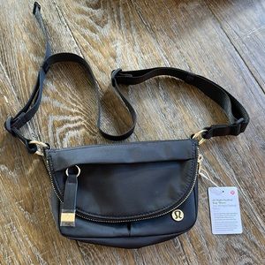 Lululemon All Night Festival Bag *micro black and gold. NWT.